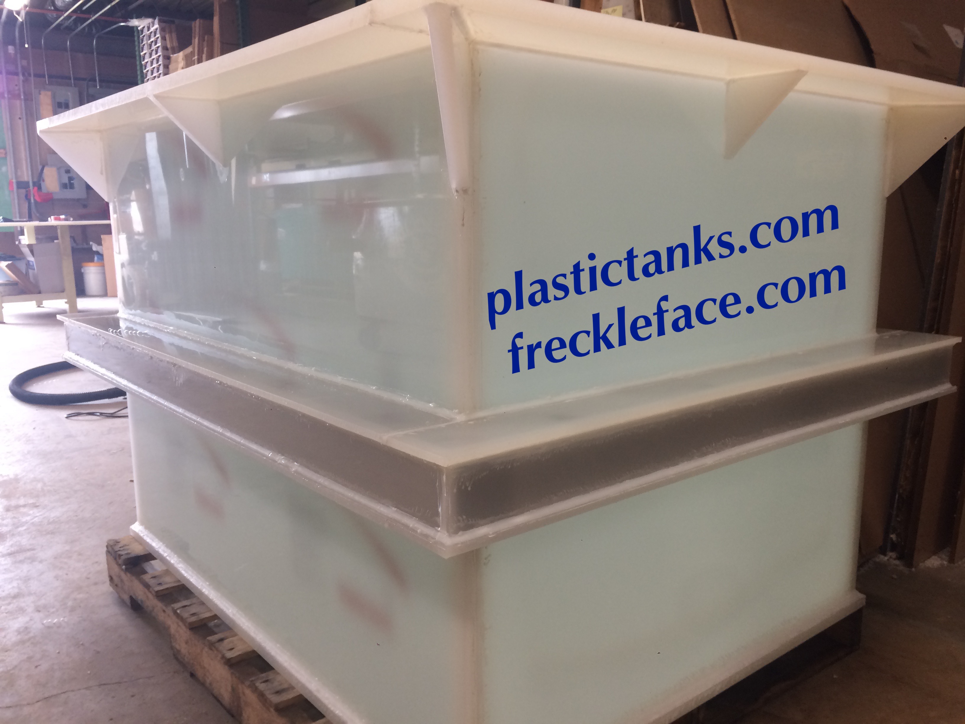 Anodizing tank made of polypropylene